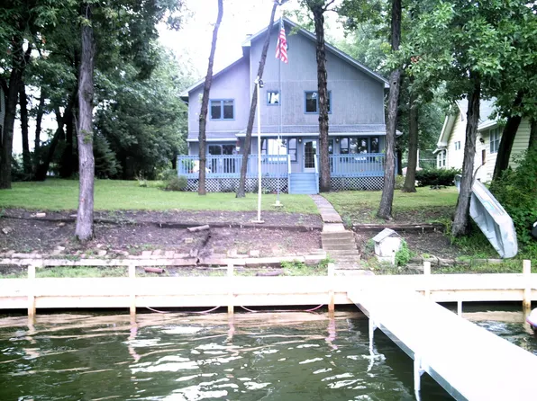 42385 N Woodbine Ave, Antioch, IL 60002