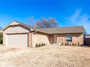 1108 Kings Ct, Moore, OK 73160