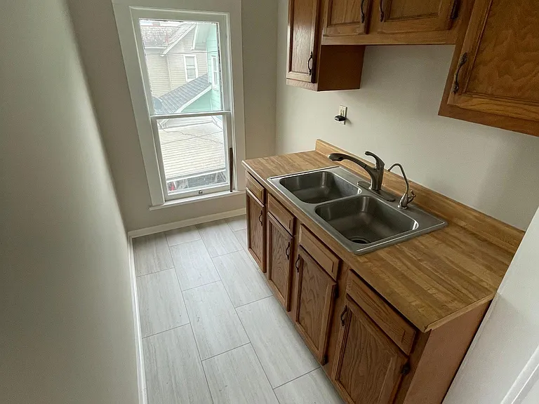 264 1/2 Woods Ave — Photo 15