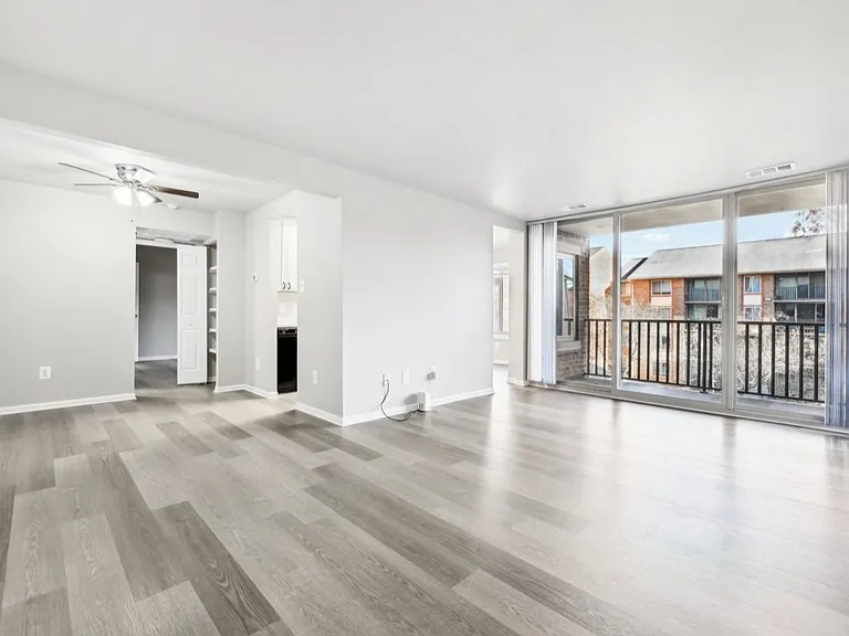 Potomac Garden Apartments — Photo 14