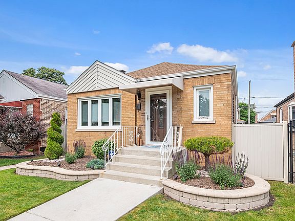 3rd image of 5342 S Neenah Ave