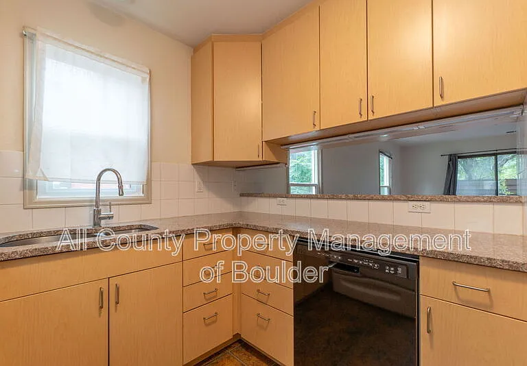 1817 Grove St #3 — Photo 7