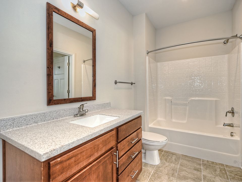 1st image of 1114 Clement Ave APT 103
