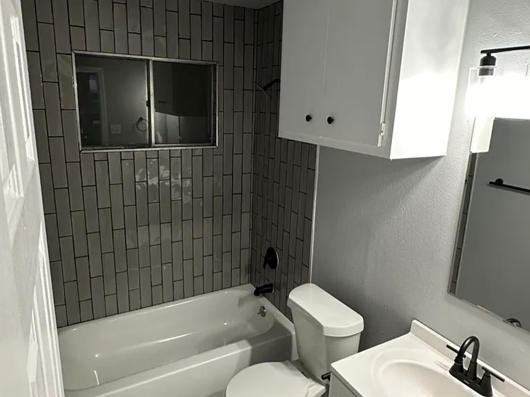 200 Arroyo Dr — Photo 5