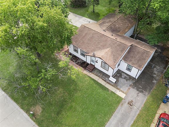 2nd image of 2562 Sheridan Dr