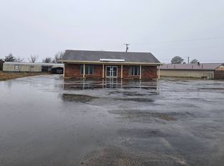 3104 E Jackson St, Hugo, OK 74743