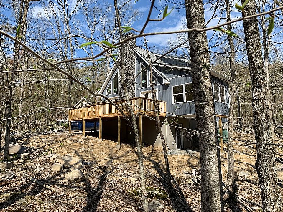 1st image of 102 Redcoat Ct
