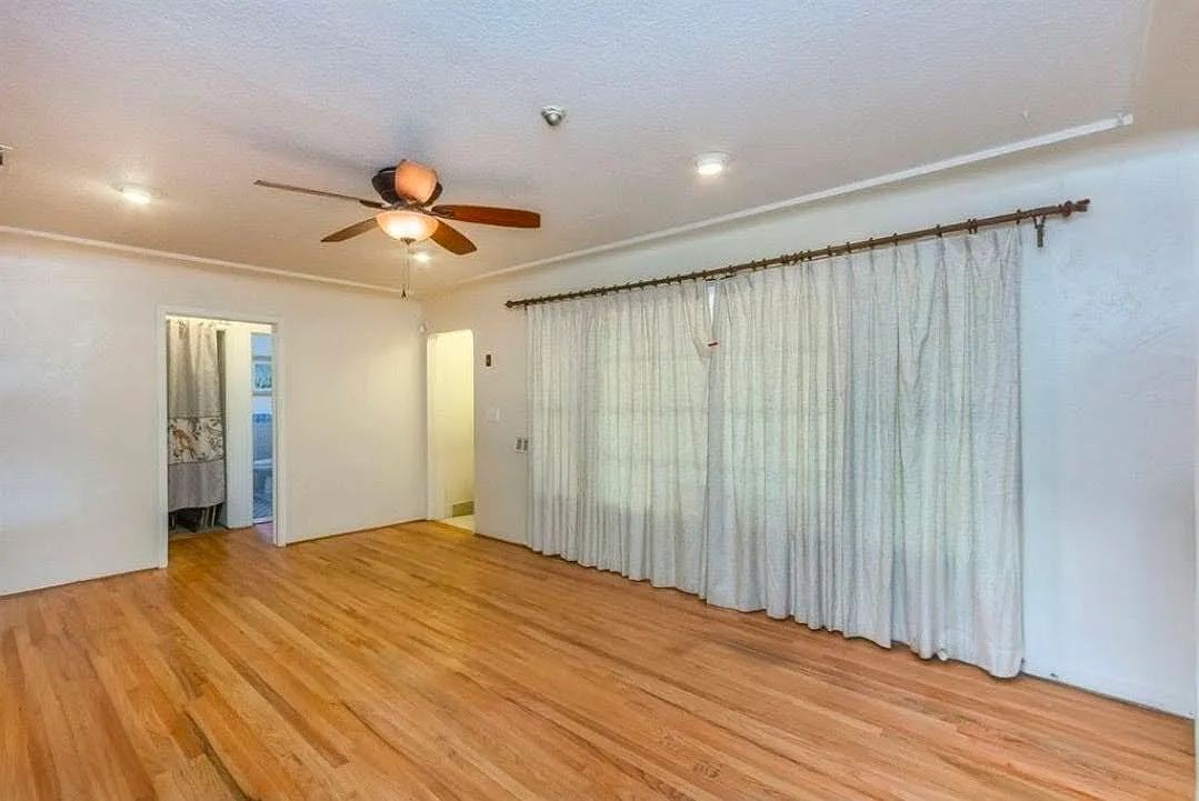 4 bed, 1891 sqft, $2,300 — Photo 1