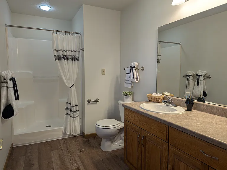 Holiday Park Apartments and Townhomes — Photo 17