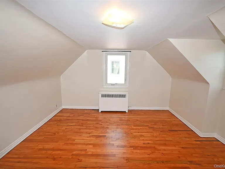 1047 N 7th St #WHOLE HOUSE — Photo 8