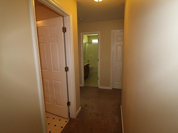 5th image of 111 Shrewsbury Dr