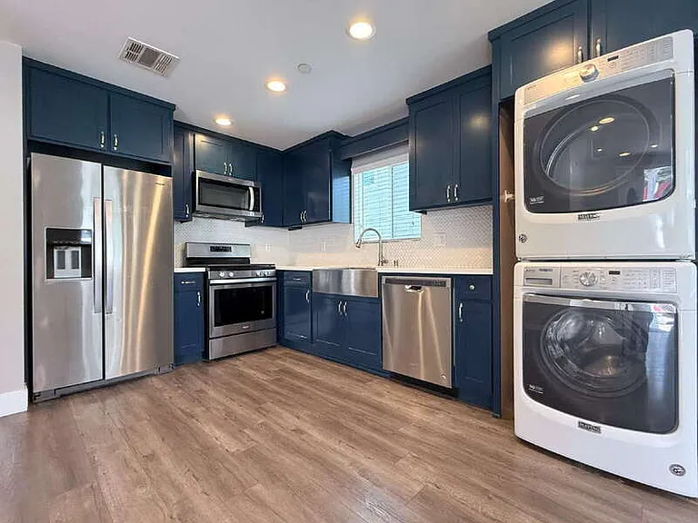 3652 1/2 Percy St #LOWER — Photo 8