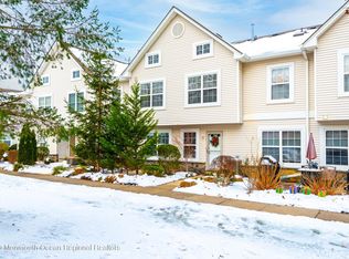 25 Forrest Ct, Tinton Falls, NJ
