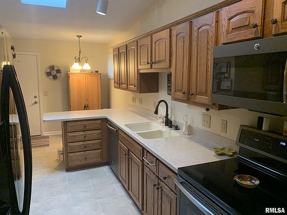 3rd image of 743 51st Ave