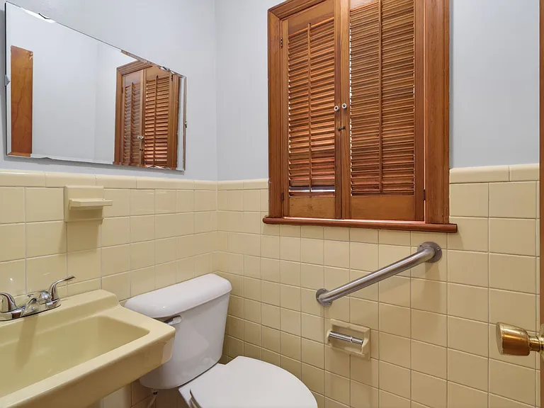 110 Marvin Dr — Photo 24