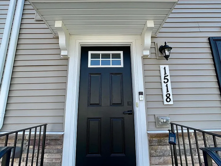 1518 Wilmer Park Ln — Photo 3