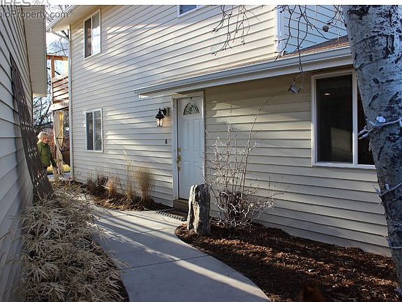 3rd image of 966 Pasque Dr