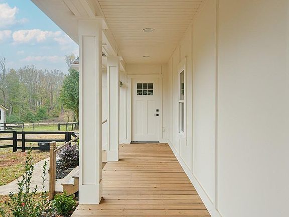 5th image of 15585 Thompson Rd