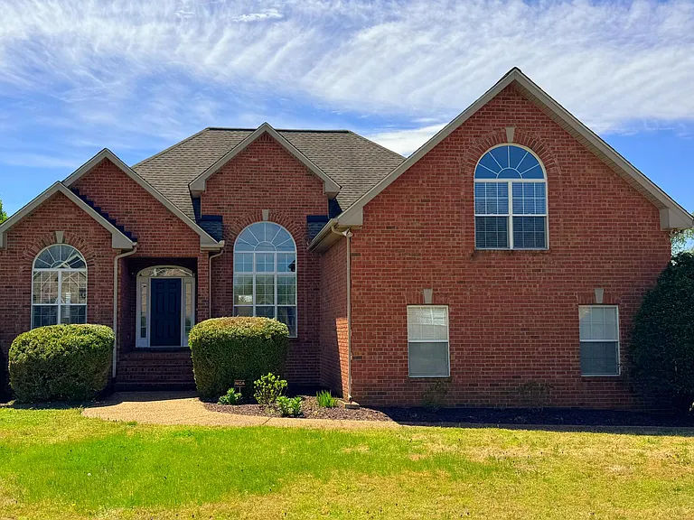 Huge Yard! ~.8Acres
Back yard is fully fenced-in