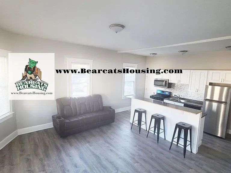 27 Leroy St #1 — Photo 2