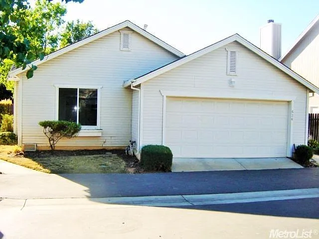 6362 Laguna Mirage Ln photo 1