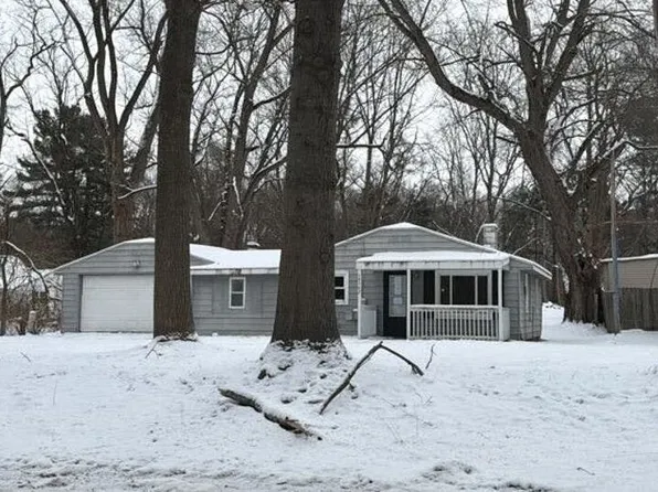 54562 Quince Rd, South Bend, IN 46628