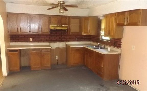 4th image of 833 N 63rd St