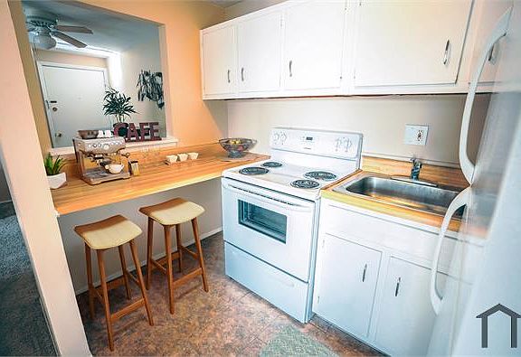 3rd image of 12295 Valley Lane Dr APT 303