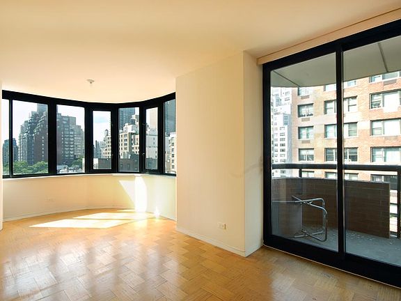 5th image of 300 E 62nd St APT 802