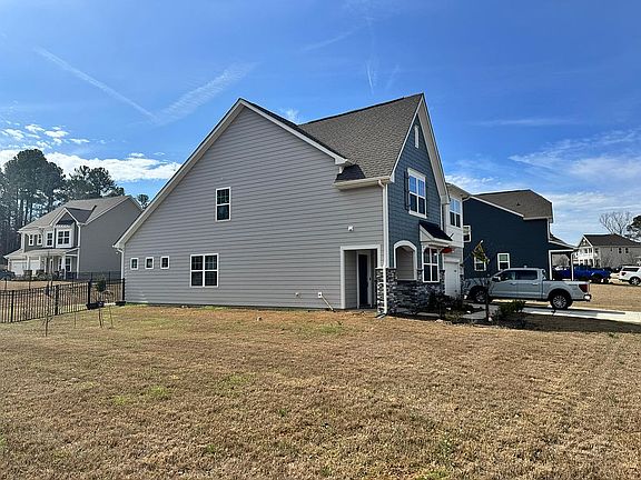 3rd image of 234 Hamptons Cove Rd