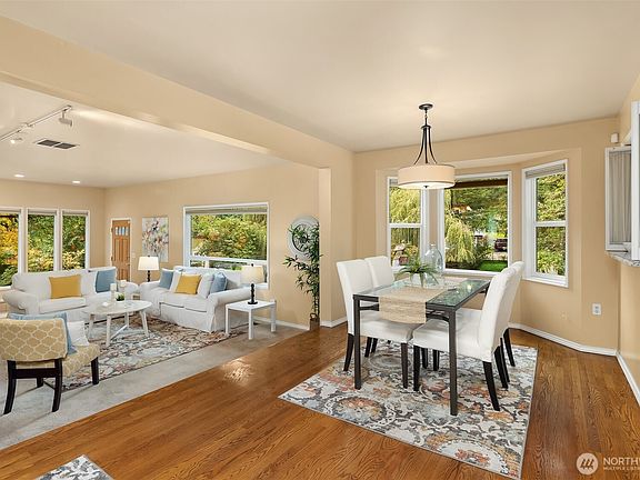 4th image of 18016 Snohomish Avenue