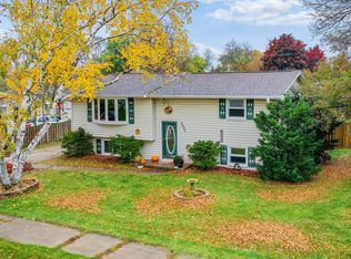 2493 Robinson Ave, Green Bay, WI 54311