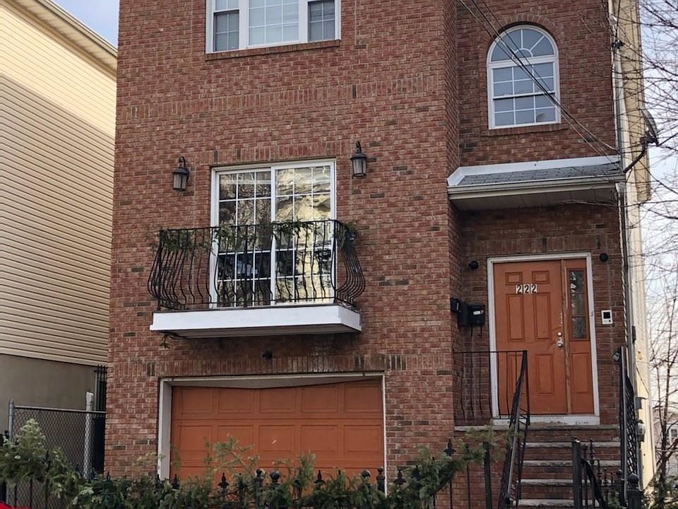 1st image of 222 Chadwick Ave #2