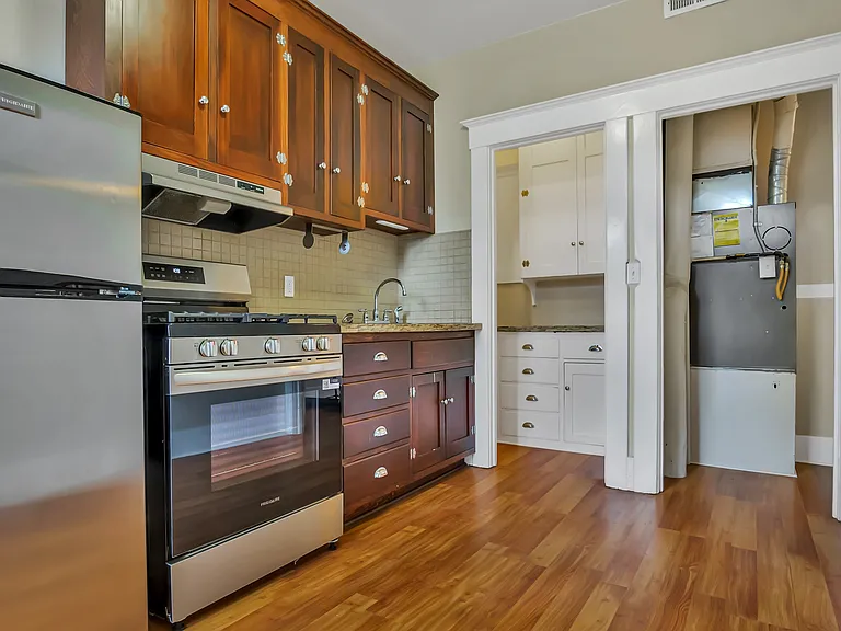 1004 S 12th St #7 — Photo 7