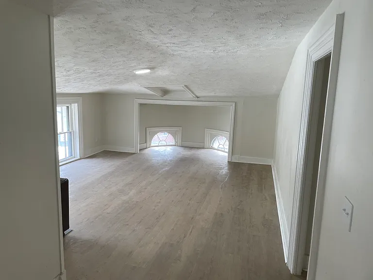 8-138 Prichard St — Photo 5