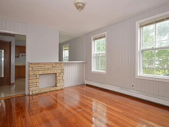 38 Water St #1R, Quincy, MA 02169