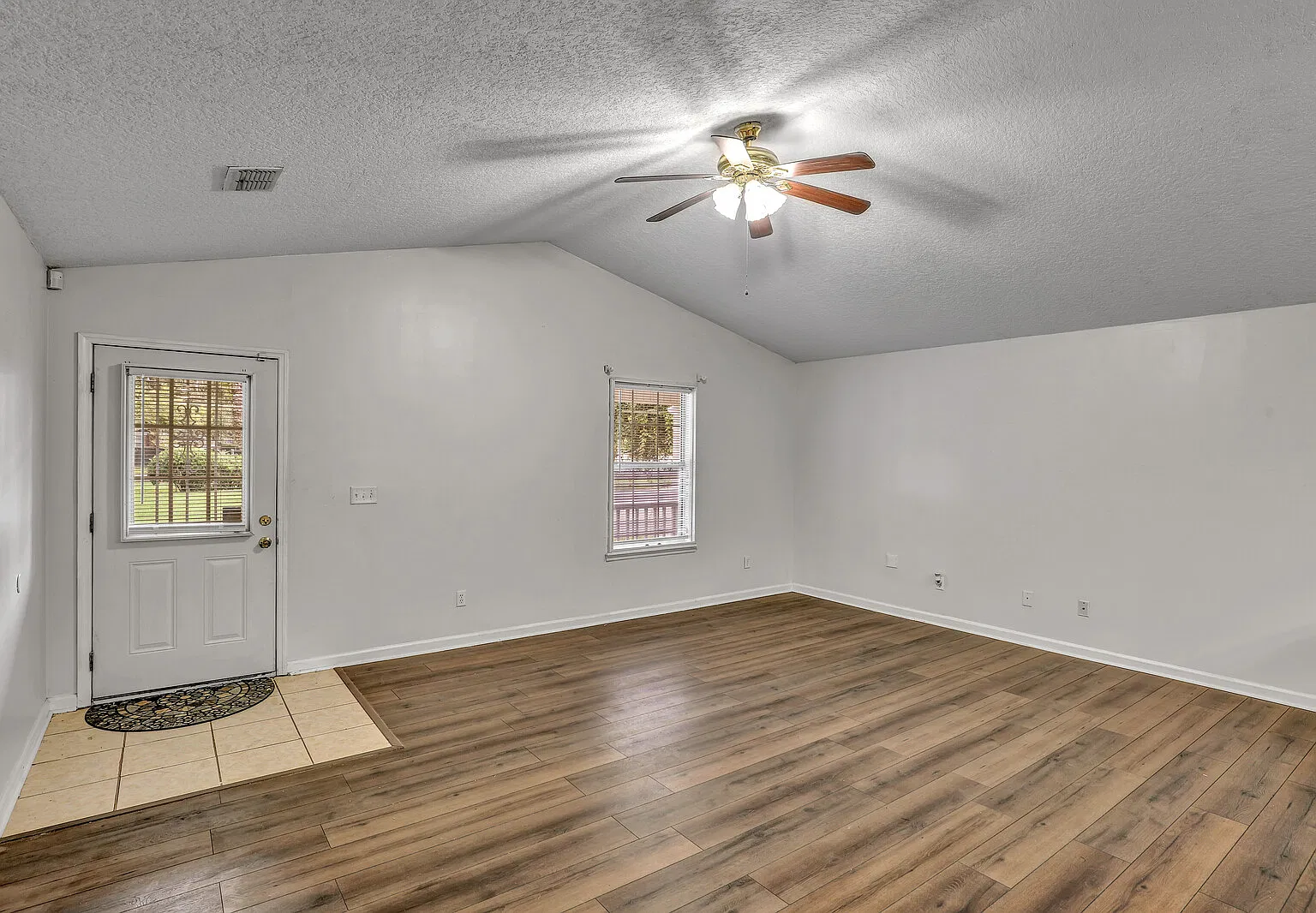 3 bed, 1470 sqft, $1,850 — Photo 3