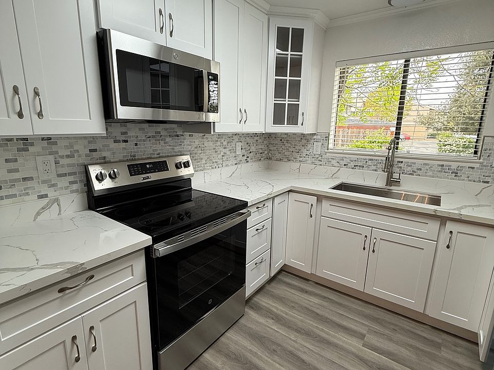 Newly updated Kitchen with new appliances