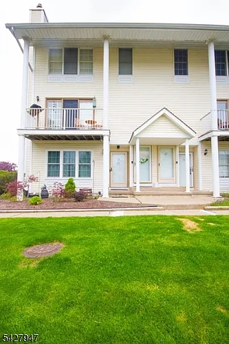 10 Amherst Ct Photo 1