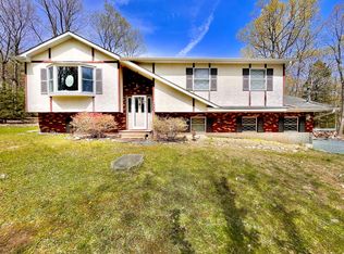 138 Lee Rd, Shohola, PA 18458