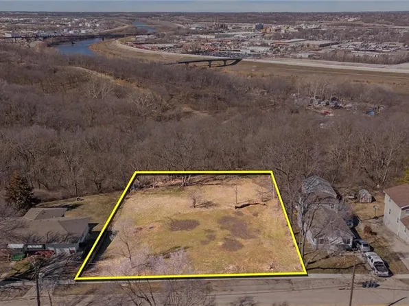 956 Shawnee Rd, Kansas City, KS 66103