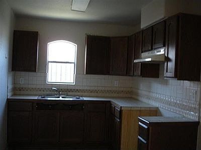 4th image of 526 Riverhill Dr