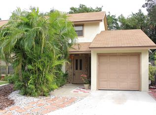1008 Raintree Ln, Palm Beach Gardens, FL 33410