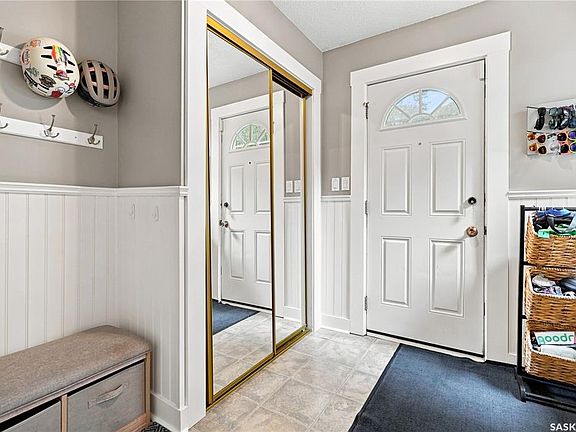 2nd image of 3208 Victoria AVENUE