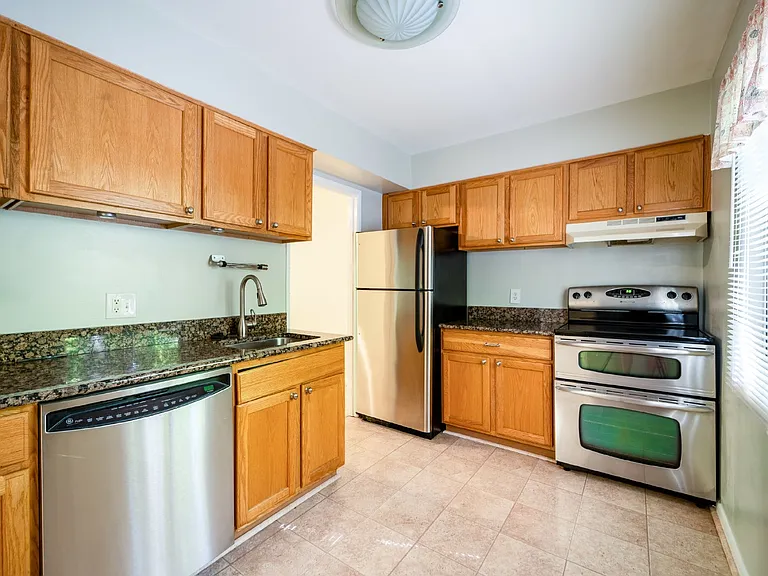 2455 Pyrenees Ct — Photo 7