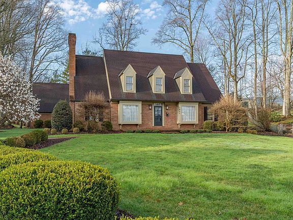 3rd image of 1805 Sherwood Dr