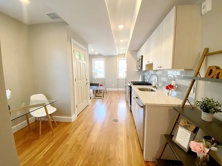 89 Prescott St #D — Photo 2