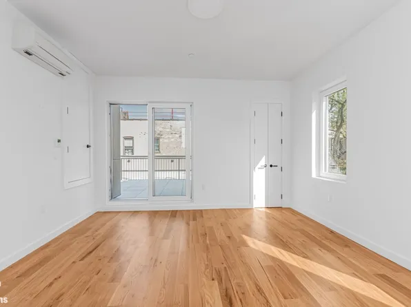 205 Cabrini Boulevard image 12 of 23