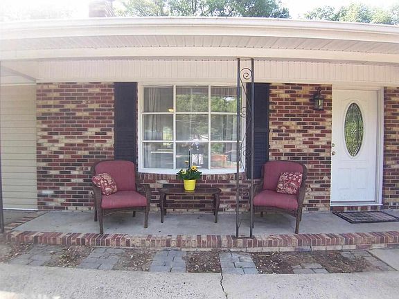 2nd image of 412 Meadow Ln