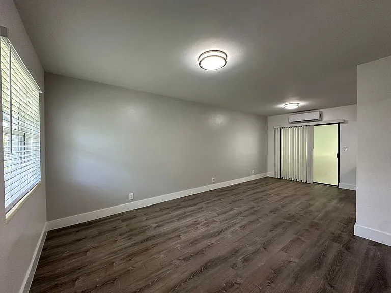 2221 Monroe St — Photo 18